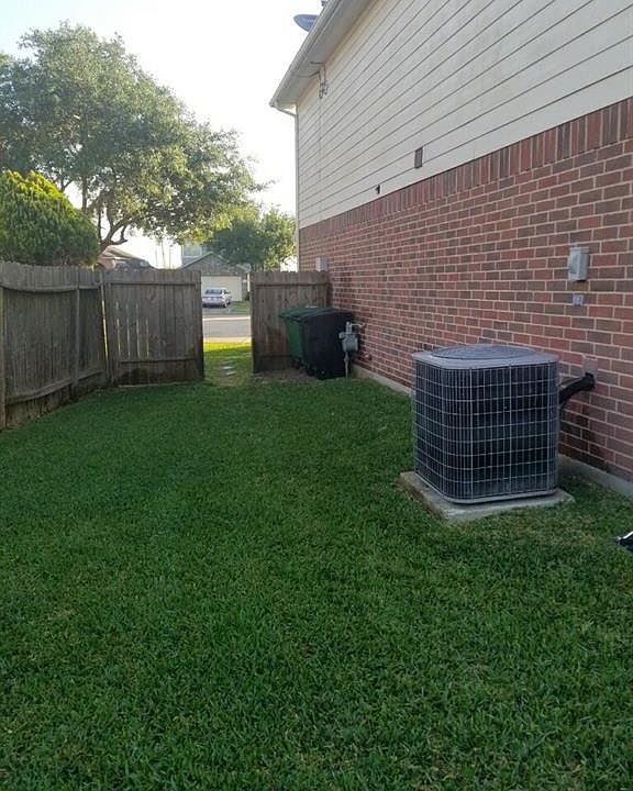 1st image of 7411 Willowcraft Dr