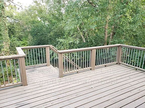 Back deck off kitchen/dining nook great for wildlife-watching!