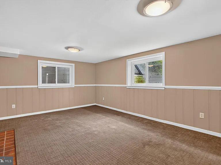 7215 Rollingwood Dr — Photo 25
