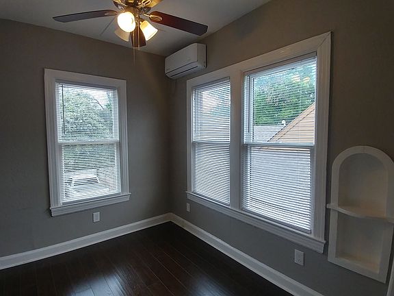 3rd image of 209 E Rosewood Ave #4