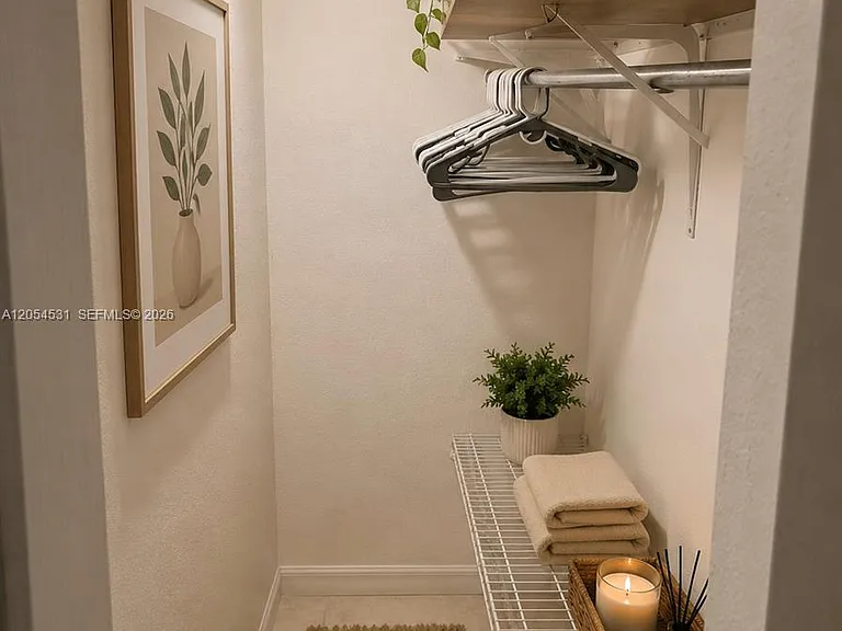 1176 NW 38th St #1 — Photo 5