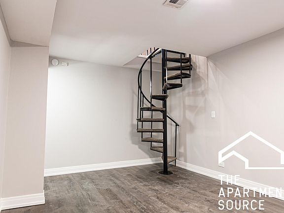 3rd image of 920 W Belle Plaine Ave E #1F