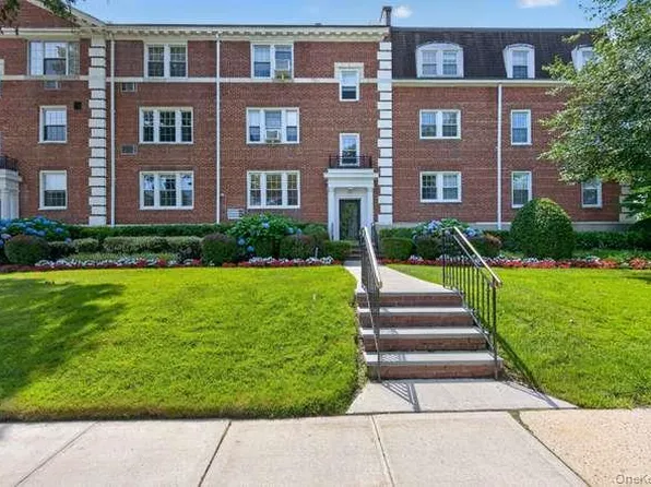 22 Hamilton Place #H3, Garden City, NY 11530