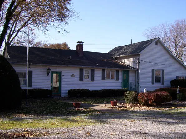 501 S Sangamon St, Bement, IL 61813