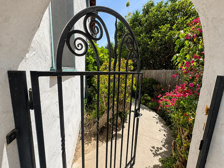 1237 E Santa Clara St — Photo 21