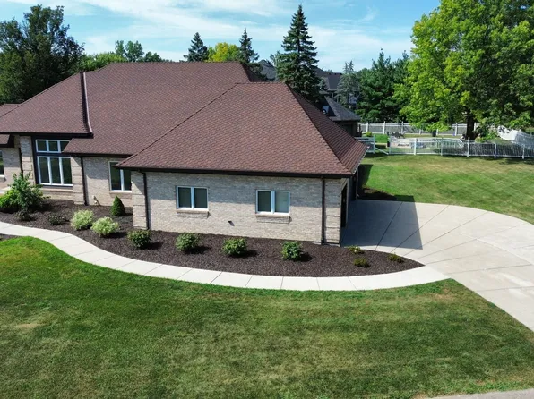 12657 Lake View Dr, Orland Park, IL 60467
