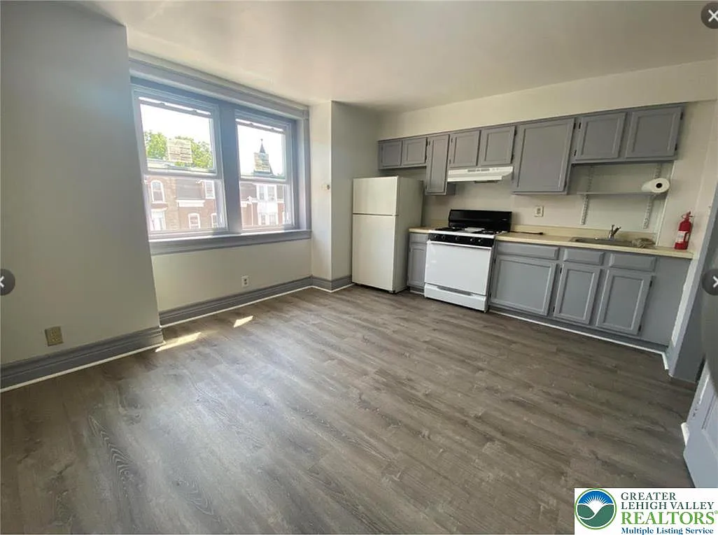 1 bed, 1.0 bath, 600 sqft, $895 — Photo 3
