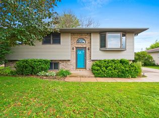 510 Jeffrey St, Combined Locks, WI 54113