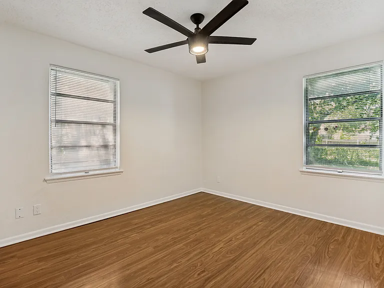 1818 Highland Dr — Photo 21