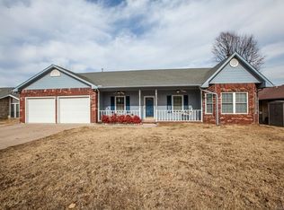 405 W 54th St, Sand Springs, OK 74063