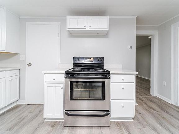 3rd image of 824 2nd St