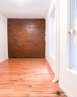 Rented by City Connections Realty | media 14