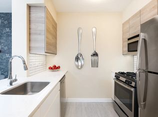 4142 24th St #1406, Long Island City, NY 11101