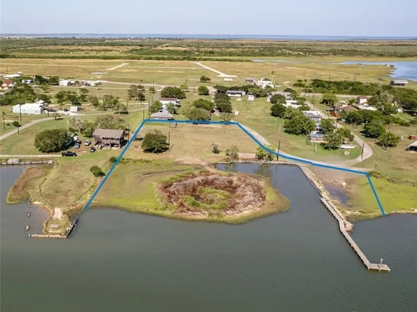 106 Grant St, Port Lavaca, TX 77979
