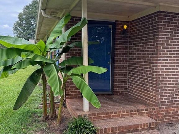 2nd image of 157 & 159 Bentwood Cir #159