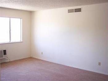 4th image of 932 Dornajo Way