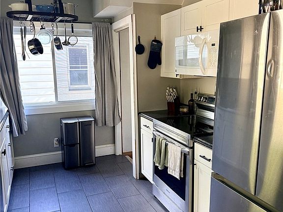5th image of 3854 Brookside Blvd