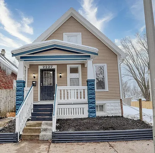 2227 W Cherry St Photo 1