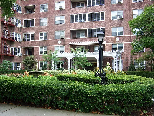 Sold by Lovett Realty, Inc. | media 21