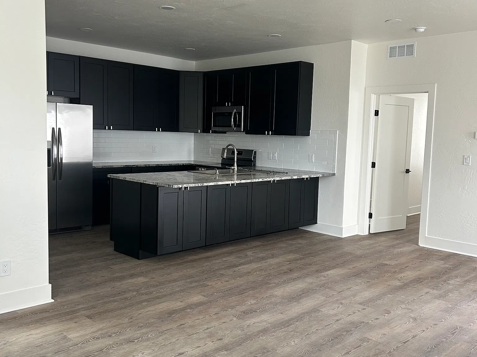 4 bed, 1750 sqft, $1,700 — Photo 3