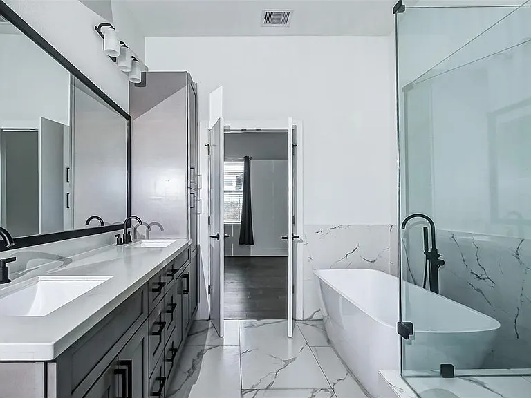 2407 Anita St #B — Photo 40