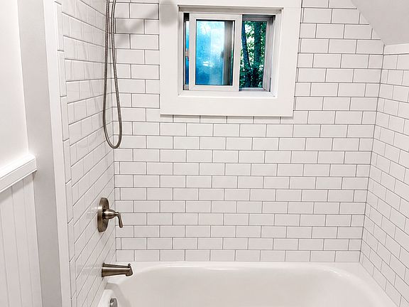 3rd image of 31 Wallace St #3
