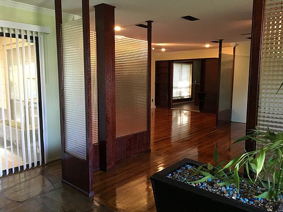 3rd image of 4010 San Bernado Dr