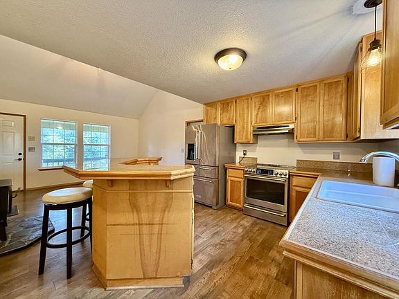 5th image of 300 Colonial Dr