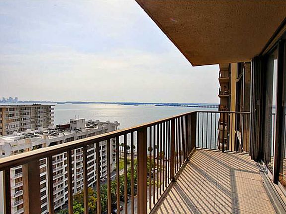3rd image of 1450 Brickell Bay Dr APT 1609