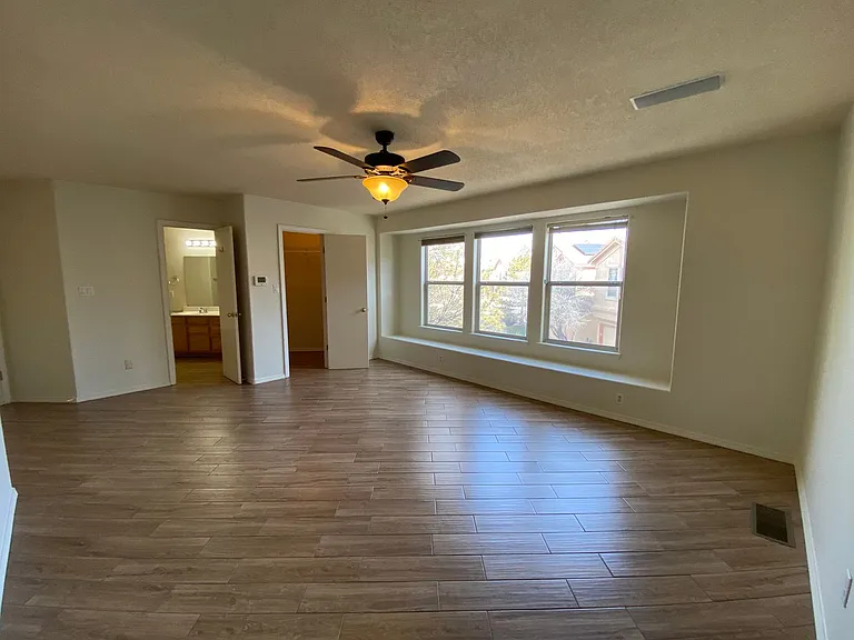 4328 Altura Vista Ln NE — Photo 13