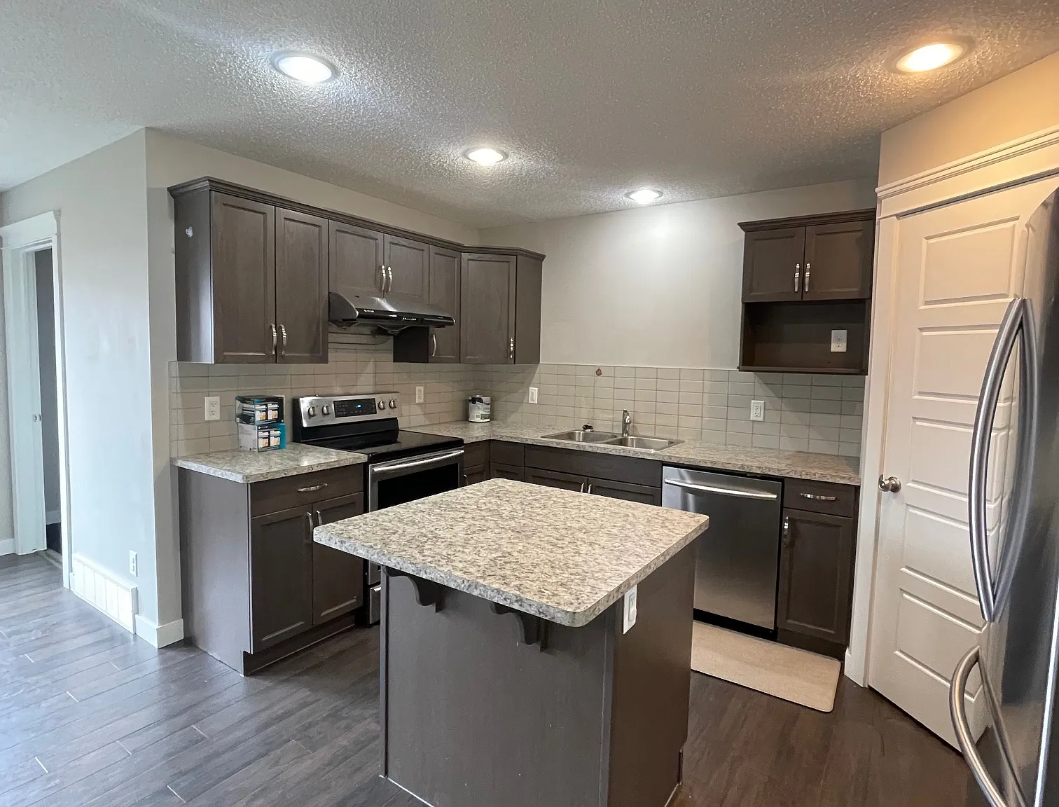 16724 15 Avenue SW, Edmonton, AB T6W 3C4 — Photo 4