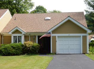 107 Duck Hollow Cir, Stroudsburg, PA 18360