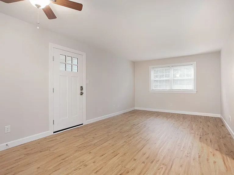 Elon Place — Photo 9