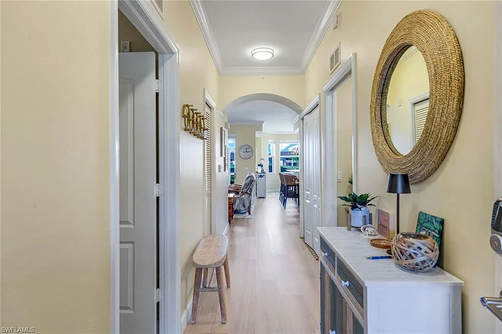 2 bed, 2.0 bath, 1232 sqft, $5,300 — Photo 2