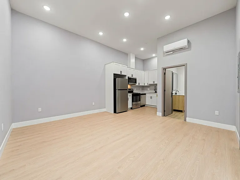 313 D St — Photo 21
