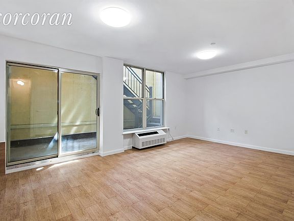 5th image of 649 Washington Ave APT 1D