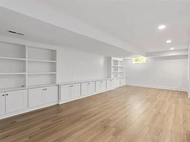 8105 Rosewood Dr — Photo 40