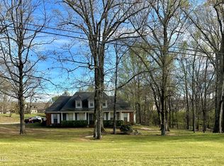 1245 Thousand Oaks Dr, Hernando, MS 38632