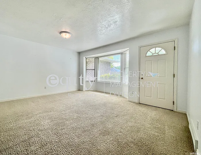 11742 S Tatteredangel Cv — Photo 4