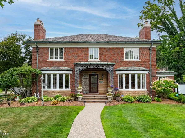 701 Balfour St, Grosse Pointe Park, MI 48230