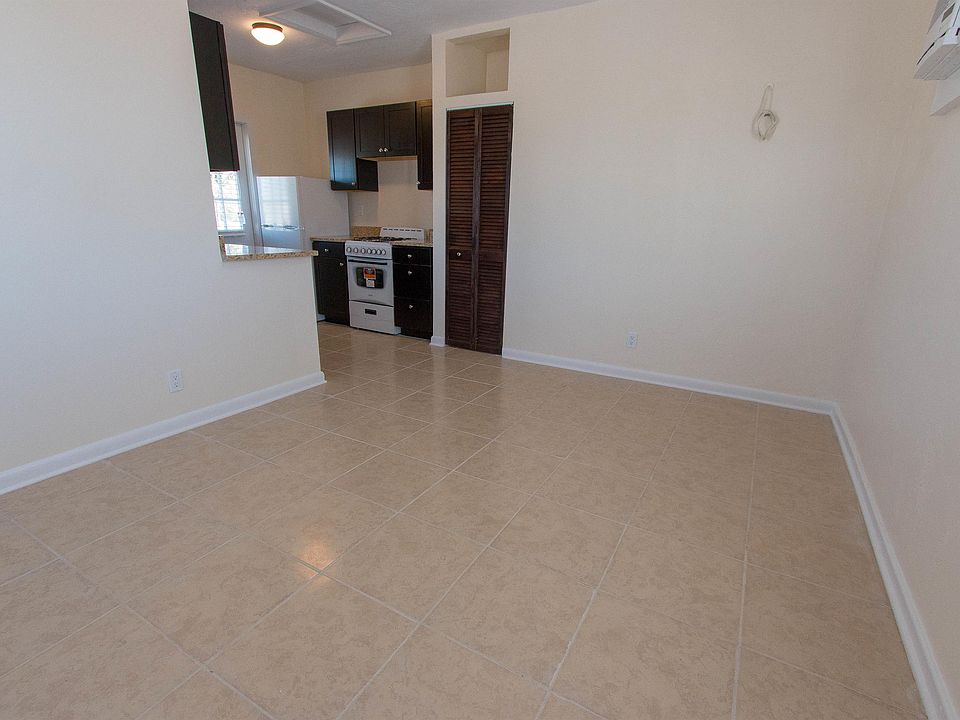 1st image of 818 N Dixie Hwy APT 5