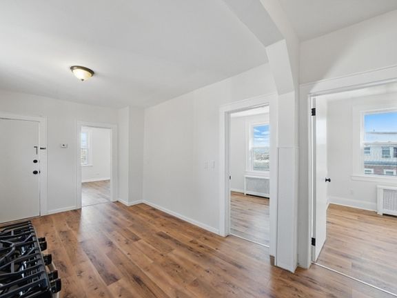2nd image of 89 King St Floor 2