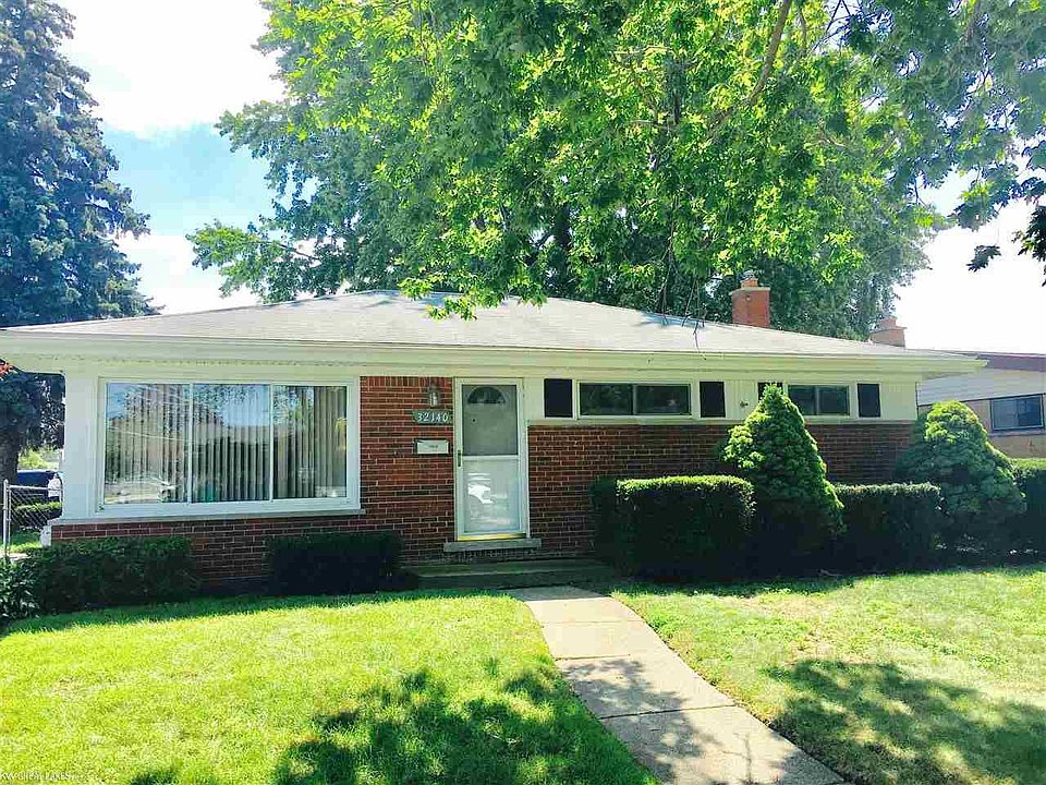 1st image of 32140 Heathwood St