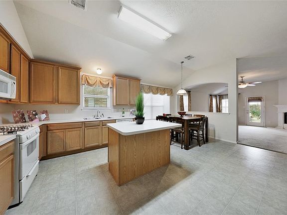 4th image of 18514 Creek Landing Ct