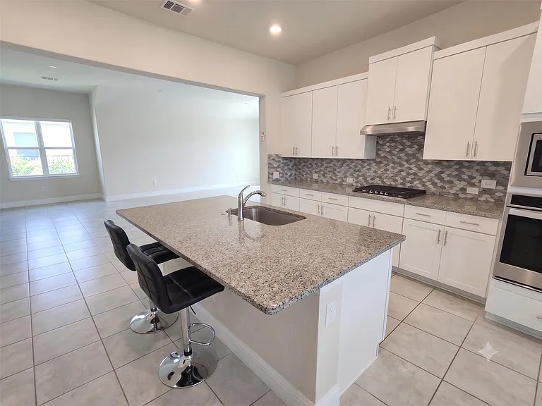 5612 Fresno Ave — Photo 8