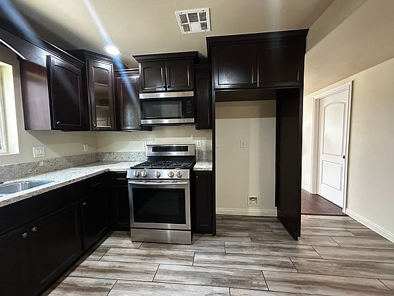3rd image of 163 E 67th St #163
