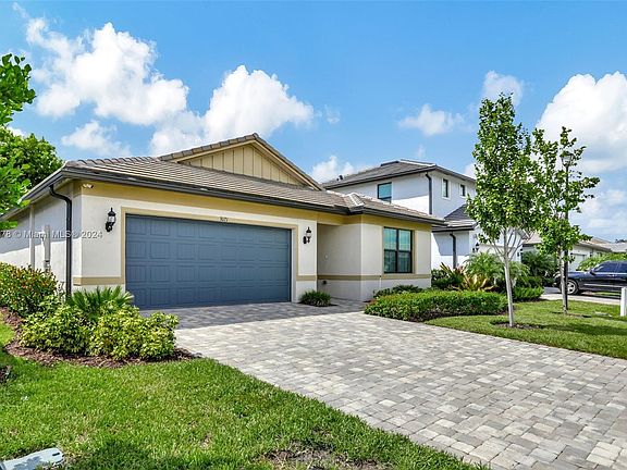 3rd image of 3021 Hibiscus Ave