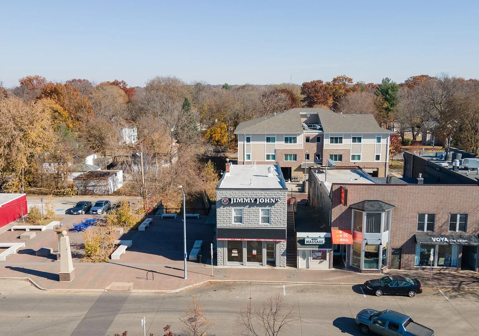 2016 College St - Cedar Falls — Photo 1