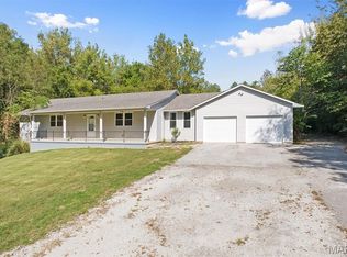 6002 Wenzel Rd, Alton, IL 62002