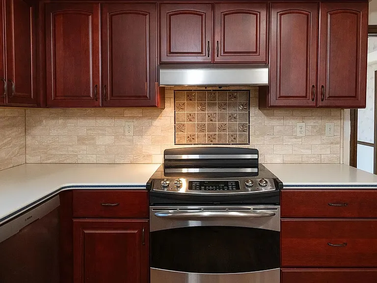 1209 E University St — Photo 18